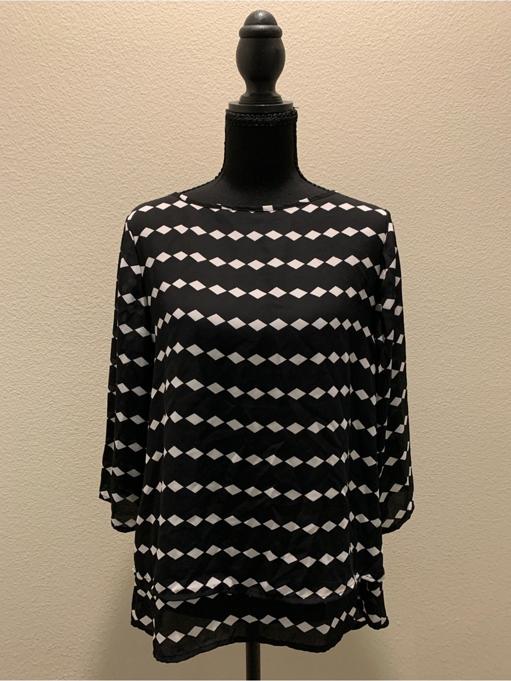 The Limited Black & White Geometric Diamond-Print Tunic (Size XS)